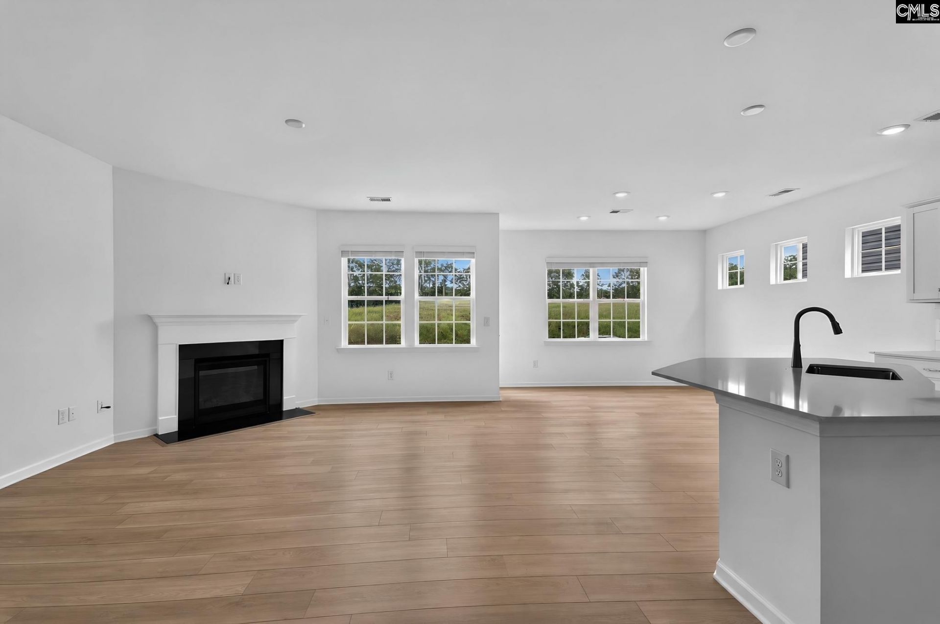 262 Foxglade Drive Photo 12