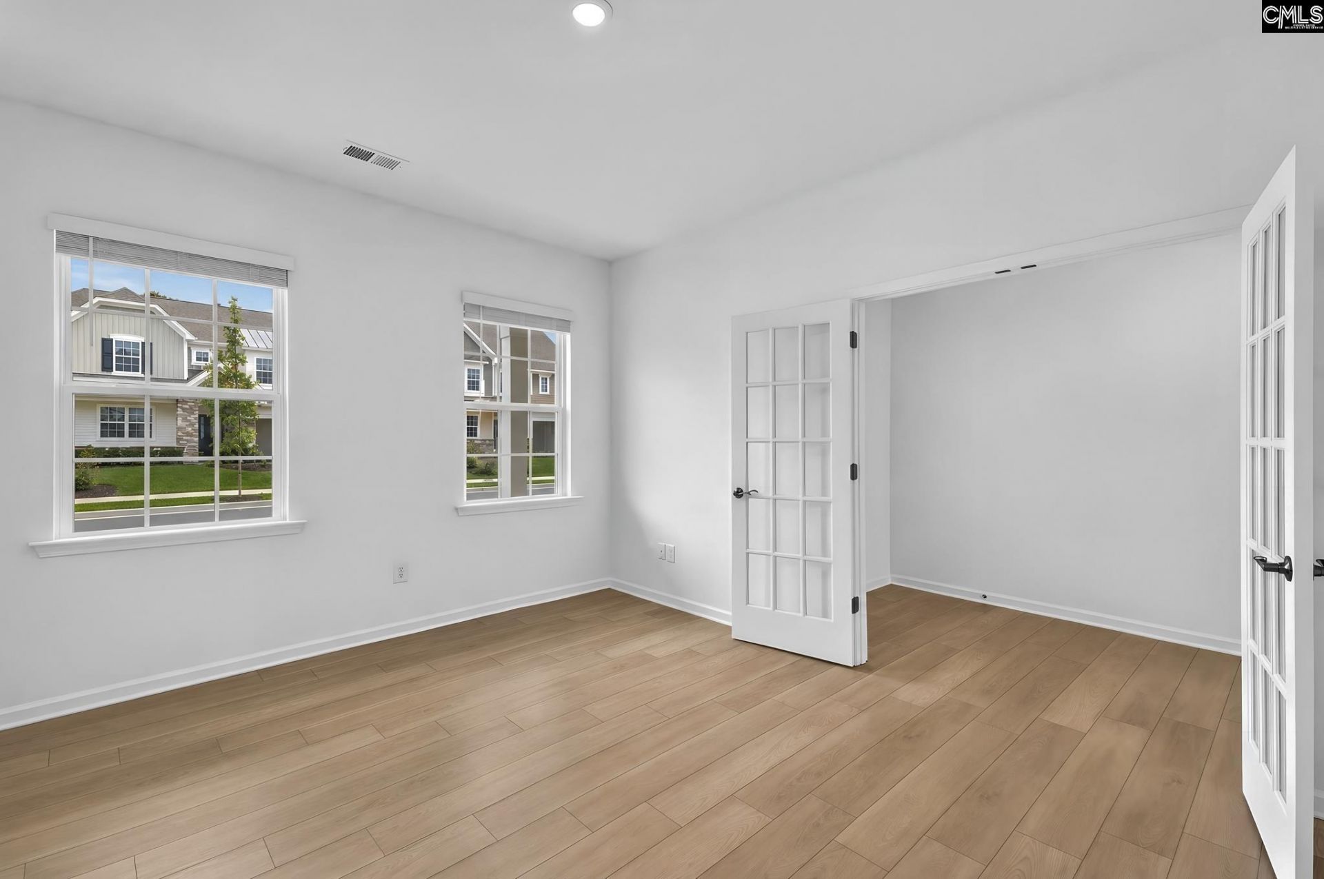 262 Foxglade Drive Photo 9