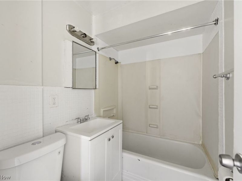 5838 Portage Avenue, Cleveland, OH 44127 Photo 24