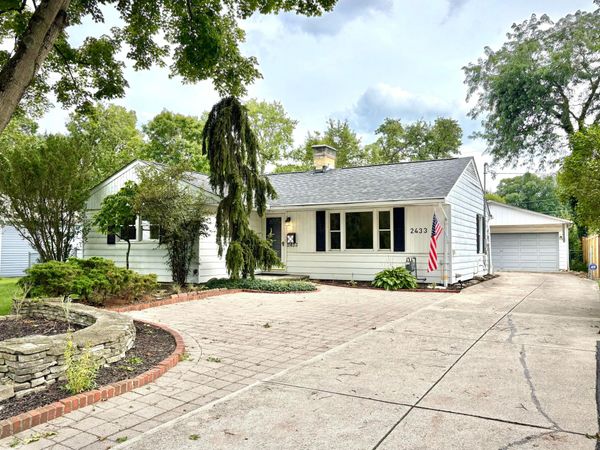 2433 Fishinger Road, Upper Arlington, OH 43221