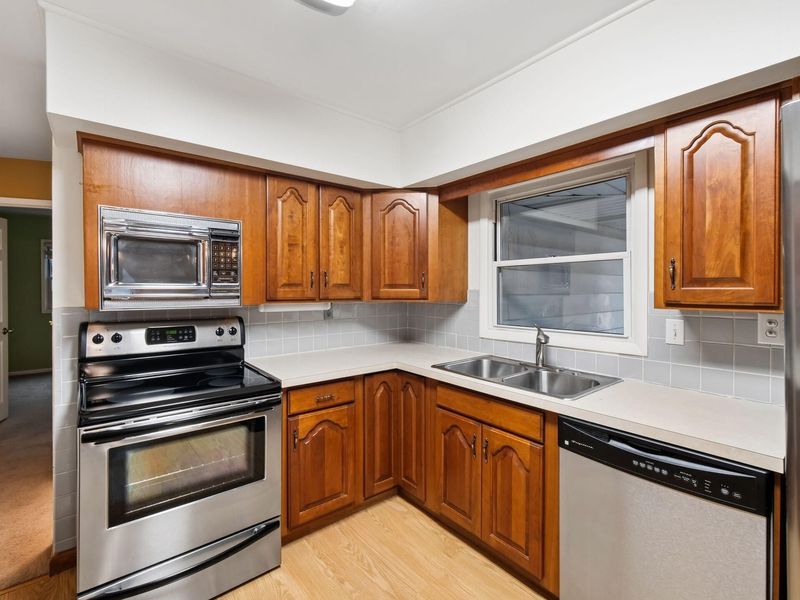 2433 Fishinger Road, Upper Arlington, OH 43221 Photo 17