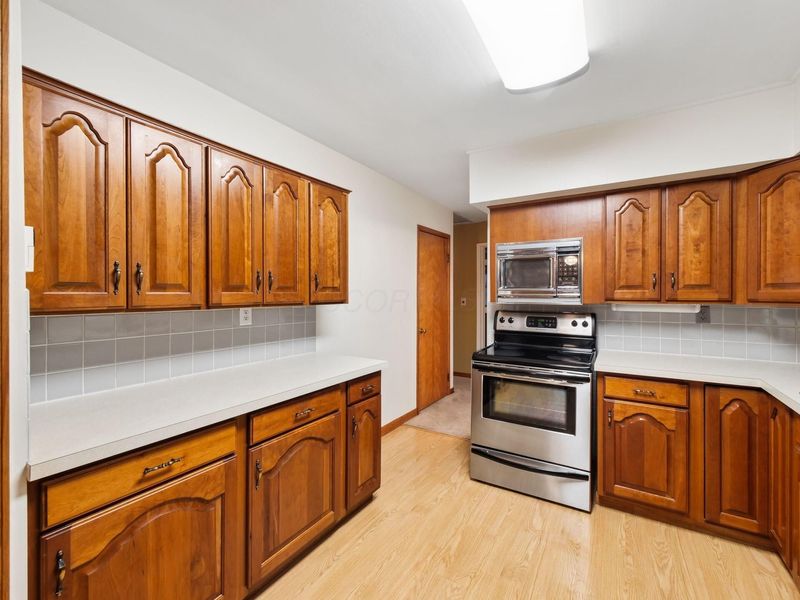 2433 Fishinger Road, Upper Arlington, OH 43221 Photo 18
