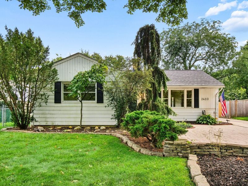 2433 Fishinger Road, Upper Arlington, OH 43221 Photo 2