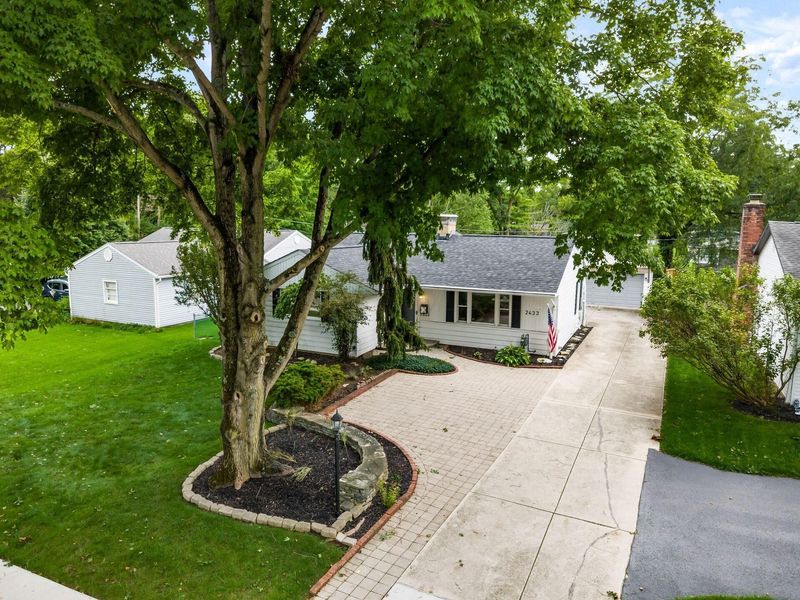 2433 Fishinger Road, Upper Arlington, OH 43221 Photo 3