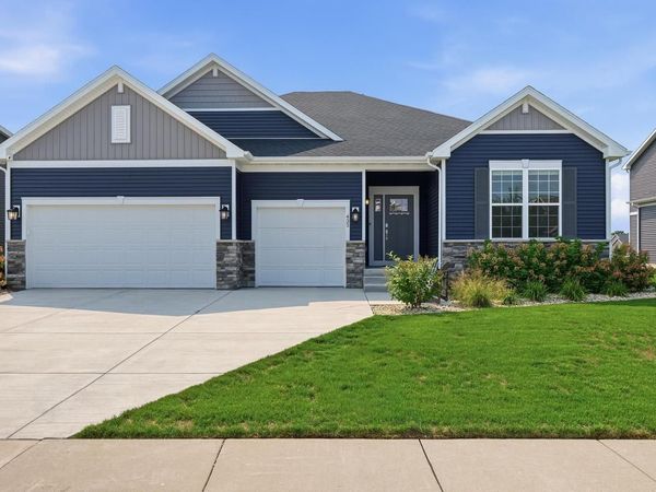 435 Peterson Trail, Oregon, WI 53575