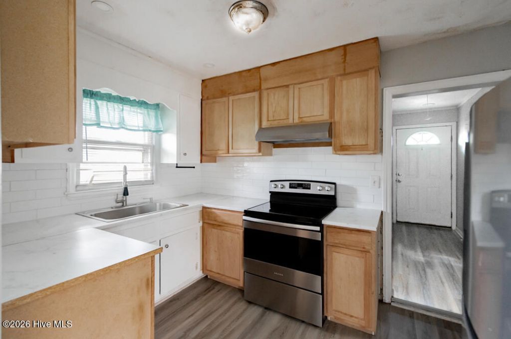111 Carroll Avenue Nw Photo 4
