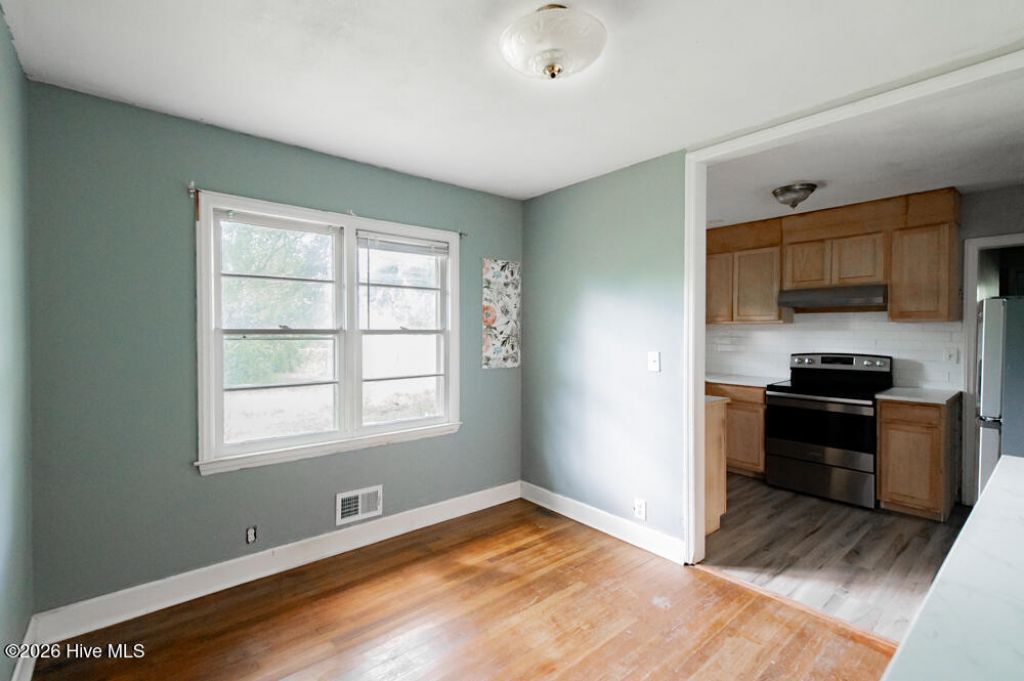 111 Carroll Avenue Nw Photo 5