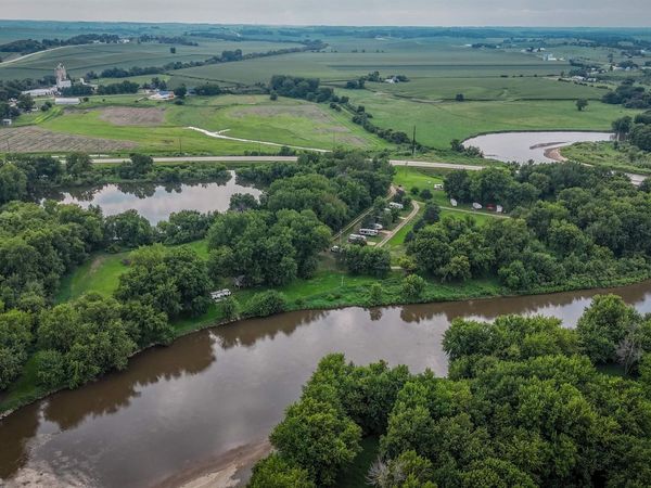 5088 Highway 38, Olin, IA 52320