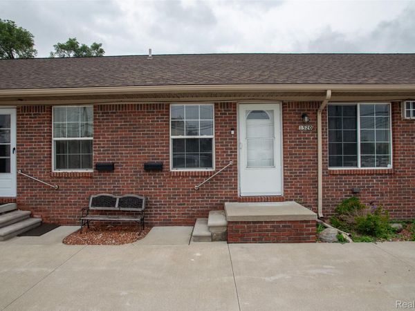 1518 Hanover Street, Lincoln Park, Mi 48146