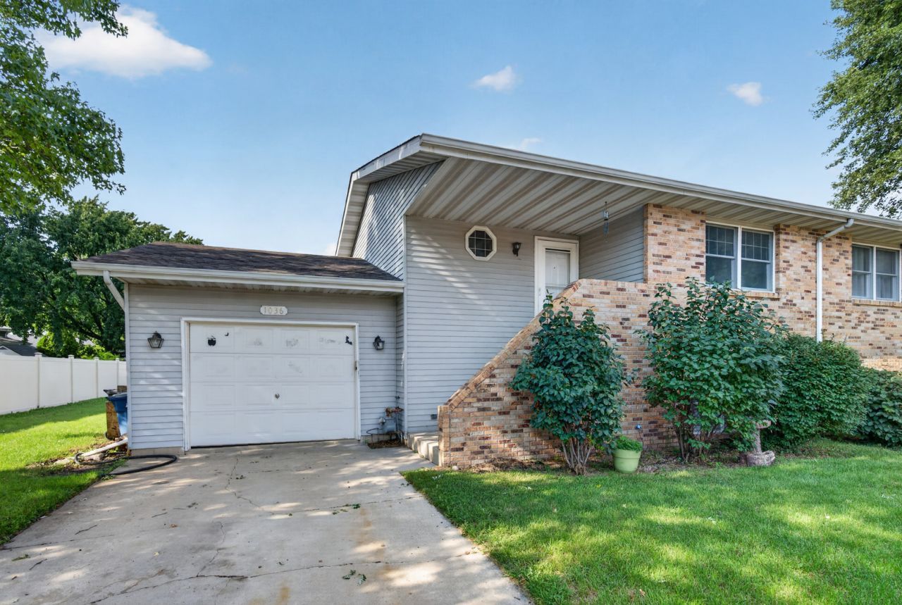 1036 Dupont Avenue, Unit 1036, Morris, IL 60450 Main Photo