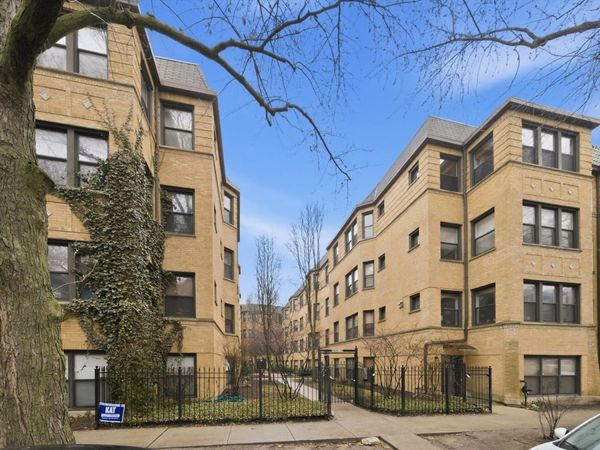 7633 N Greenview Avenue , Unit 3W, Chicago, IL 60626