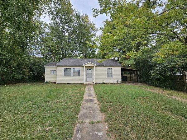 520 E O Street , Russellville, AR 72801