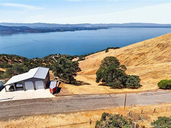 775 Pearl Ct, Glenhaven, CA 95458