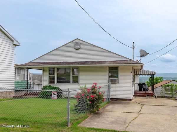 42 Cambria Street, Plymouth, PA 18651