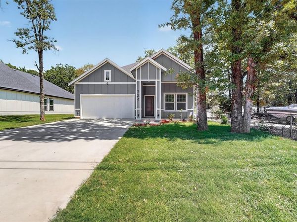 124 lost forest Road, Gun Barrel City, TX 75156