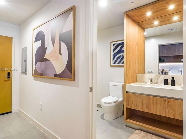 11 NE 6th St , Unit 808, Miami, FL 33132