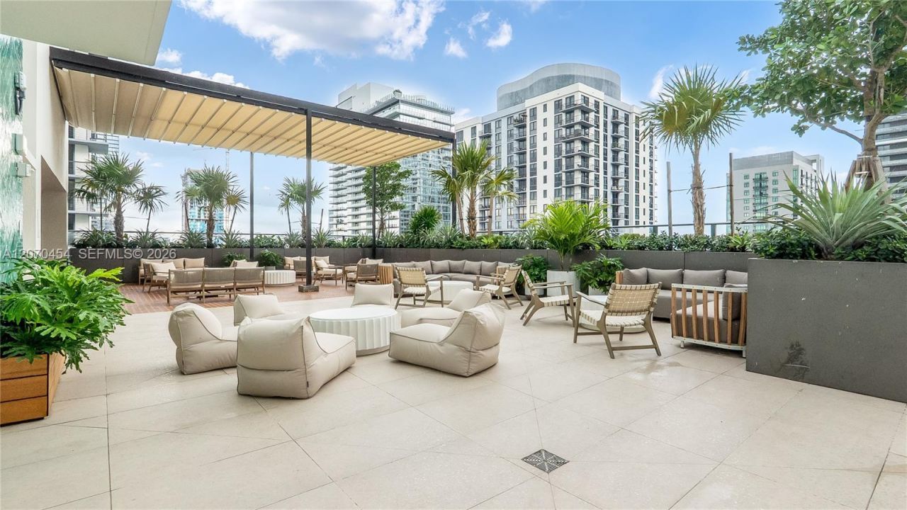 11 NE 6th St , Unit 808, Miami, FL 33132 Photo