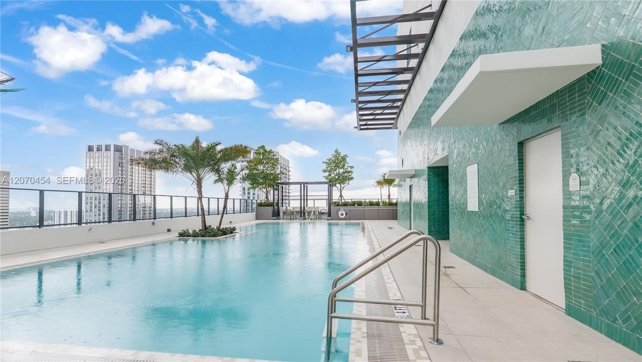 11 NE 6th St , Unit 808, Miami, FL 33132 Photo