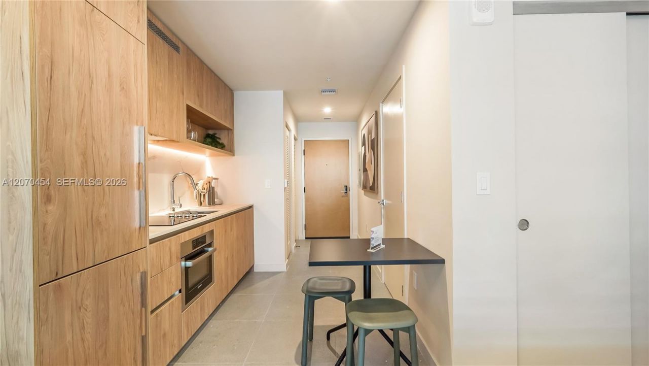 11 NE 6th St , Unit 808, Miami, FL 33132 Photo