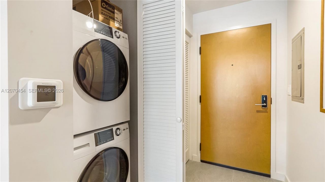 11 NE 6th St , Unit 808, Miami, FL 33132 Photo