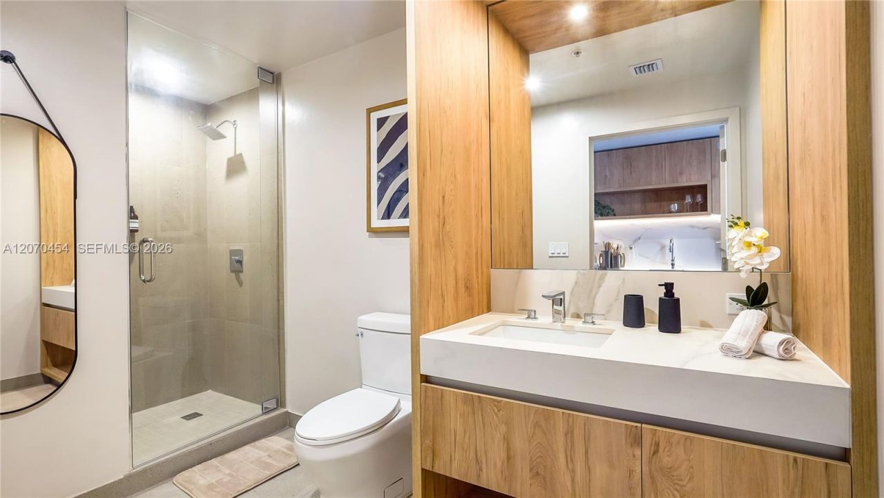 11 NE 6th St , Unit 808, Miami, FL 33132 Photo