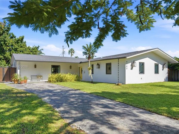 9780 Bel Aire Dr , Cutler Bay, FL 33157