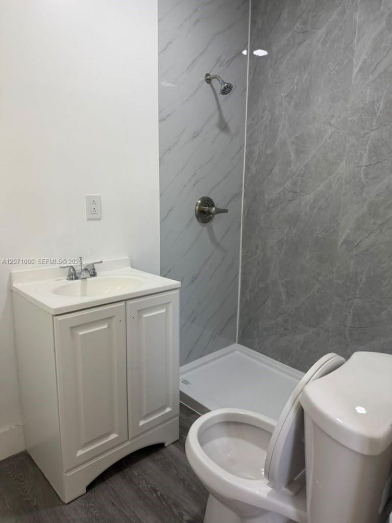 1236 NW 28th St, Unit 4, Miami, FL 33142 Photo