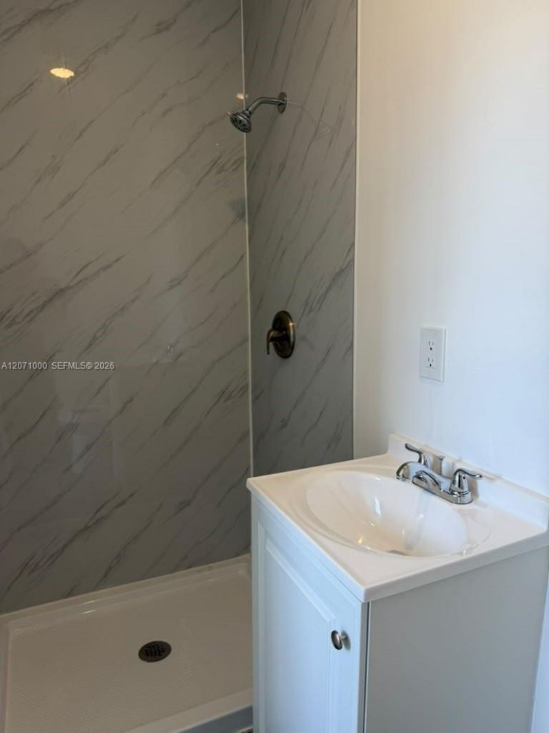 1236 NW 28th St, Unit 4, Miami, FL 33142 Photo