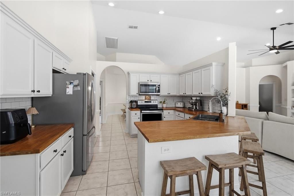 5791 Golden Gate Pkwy, Naples, FL 34116 Photo