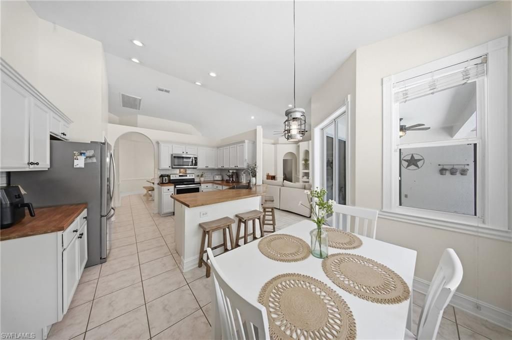 5791 Golden Gate Pkwy, Naples, FL 34116 Photo