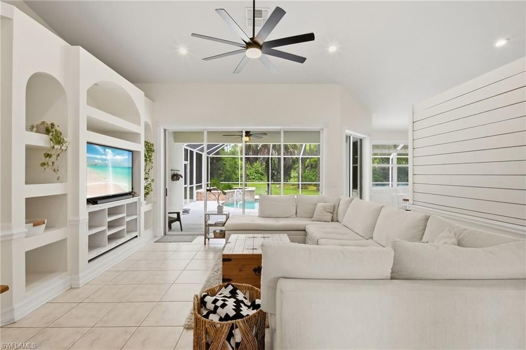 5791 Golden Gate Pkwy, Naples, FL 34116 Photo