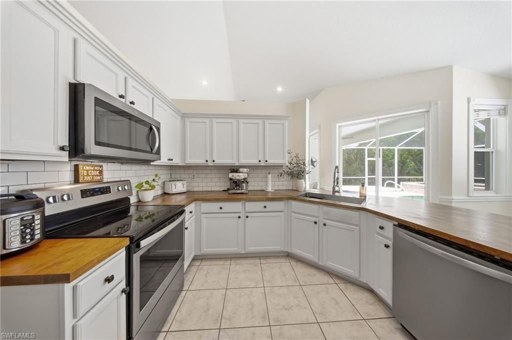 5791 Golden Gate Pkwy, Naples, FL 34116 Photo