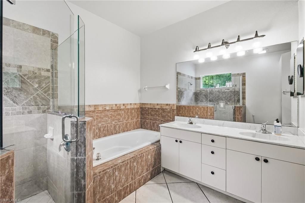 5791 Golden Gate Pkwy, Naples, FL 34116 Photo