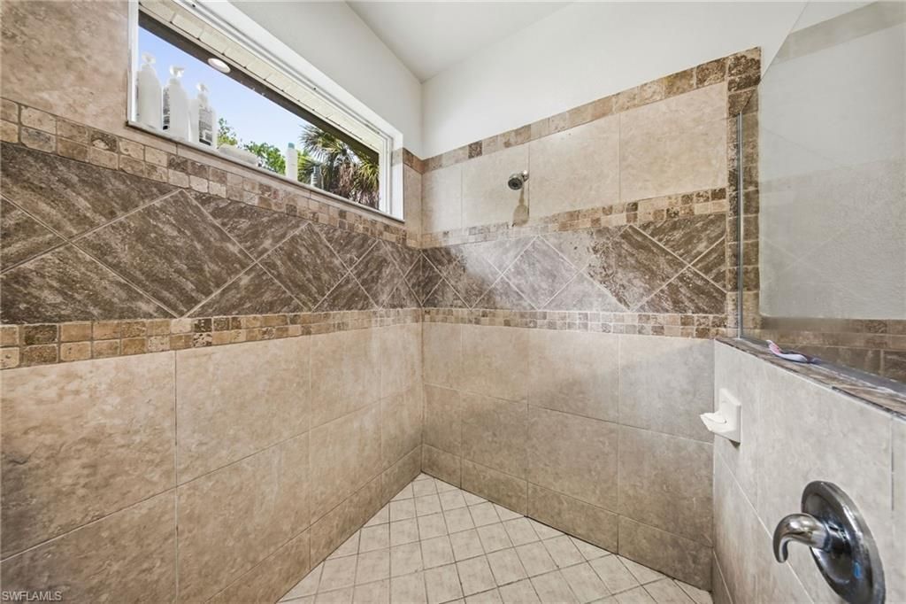 5791 Golden Gate Pkwy, Naples, FL 34116 Photo