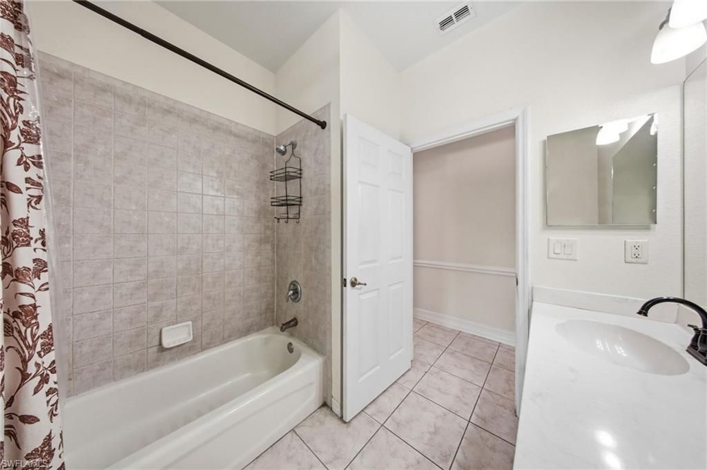 5791 Golden Gate Pkwy, Naples, FL 34116 Photo