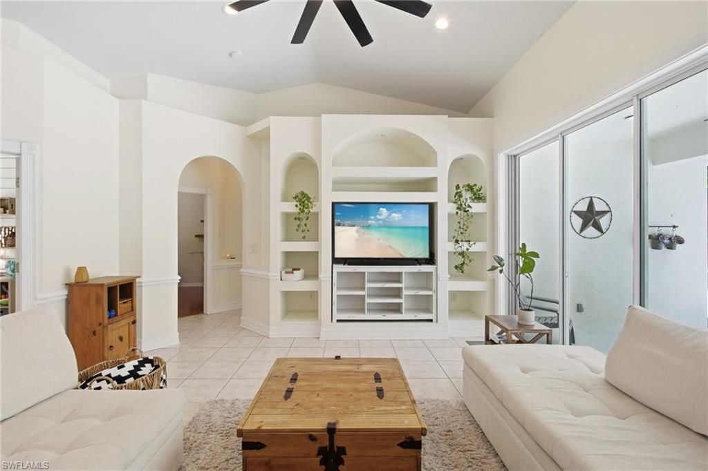 5791 Golden Gate Pkwy, Naples, FL 34116 Photo
