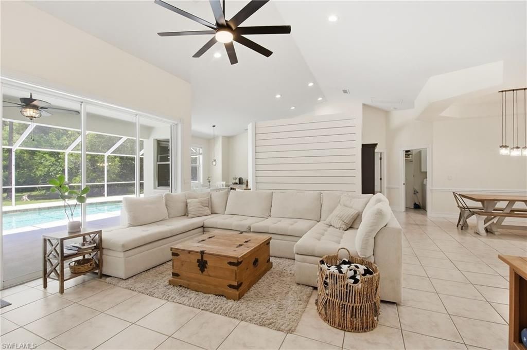 5791 Golden Gate Pkwy, Naples, FL 34116 Photo
