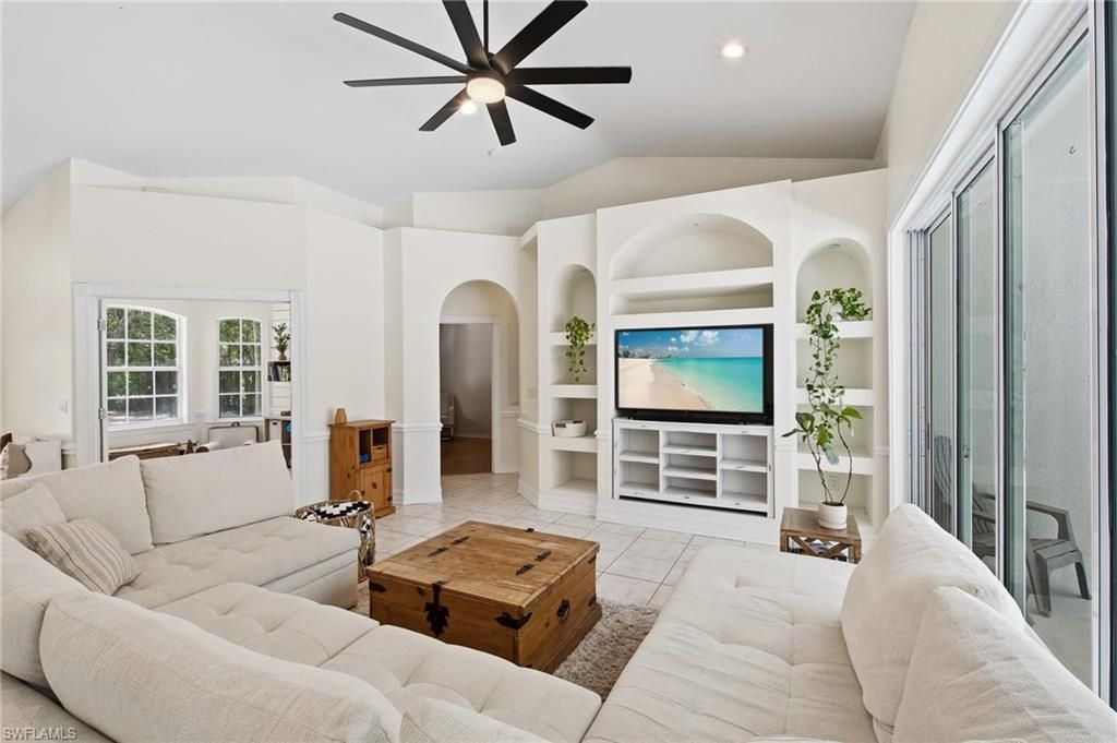 5791 Golden Gate Pkwy, Naples, FL 34116 Photo