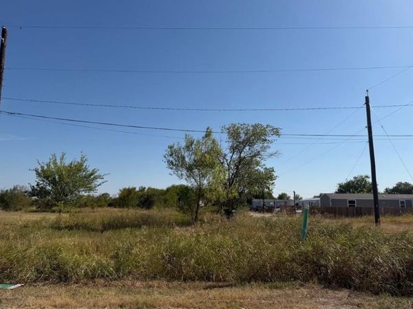 503 W Brook ST, Bartlett, TX 76511