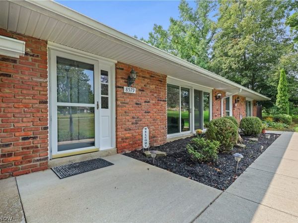8579 Tanglewood Trail, Chagrin Falls, OH 44023