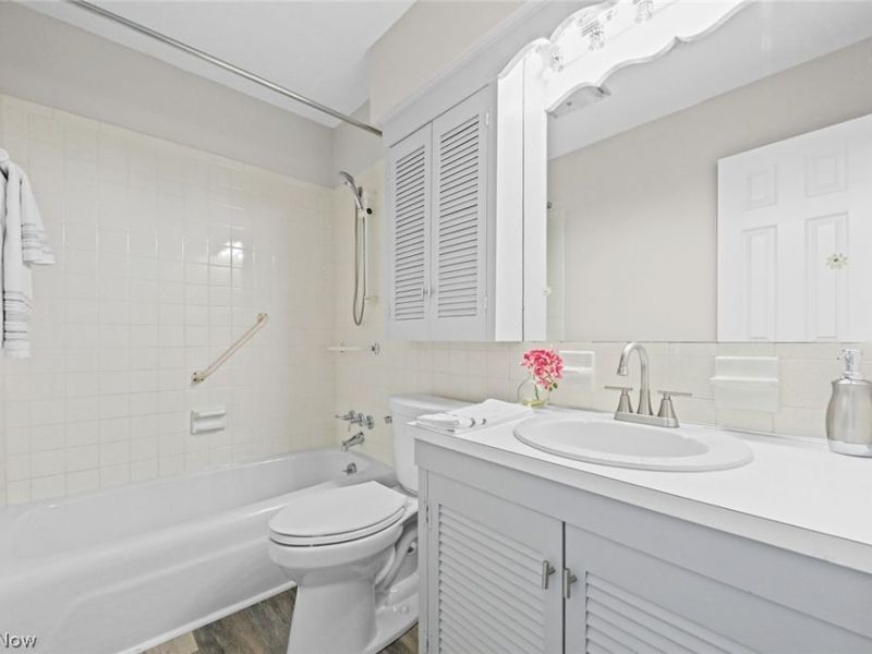 8579 Tanglewood Trail, Chagrin Falls, OH 44023 Photo 13