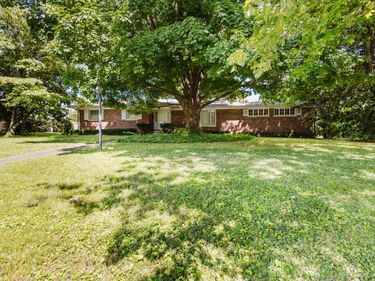 3025 Breckenwood Drive, Lexington, KY 40502