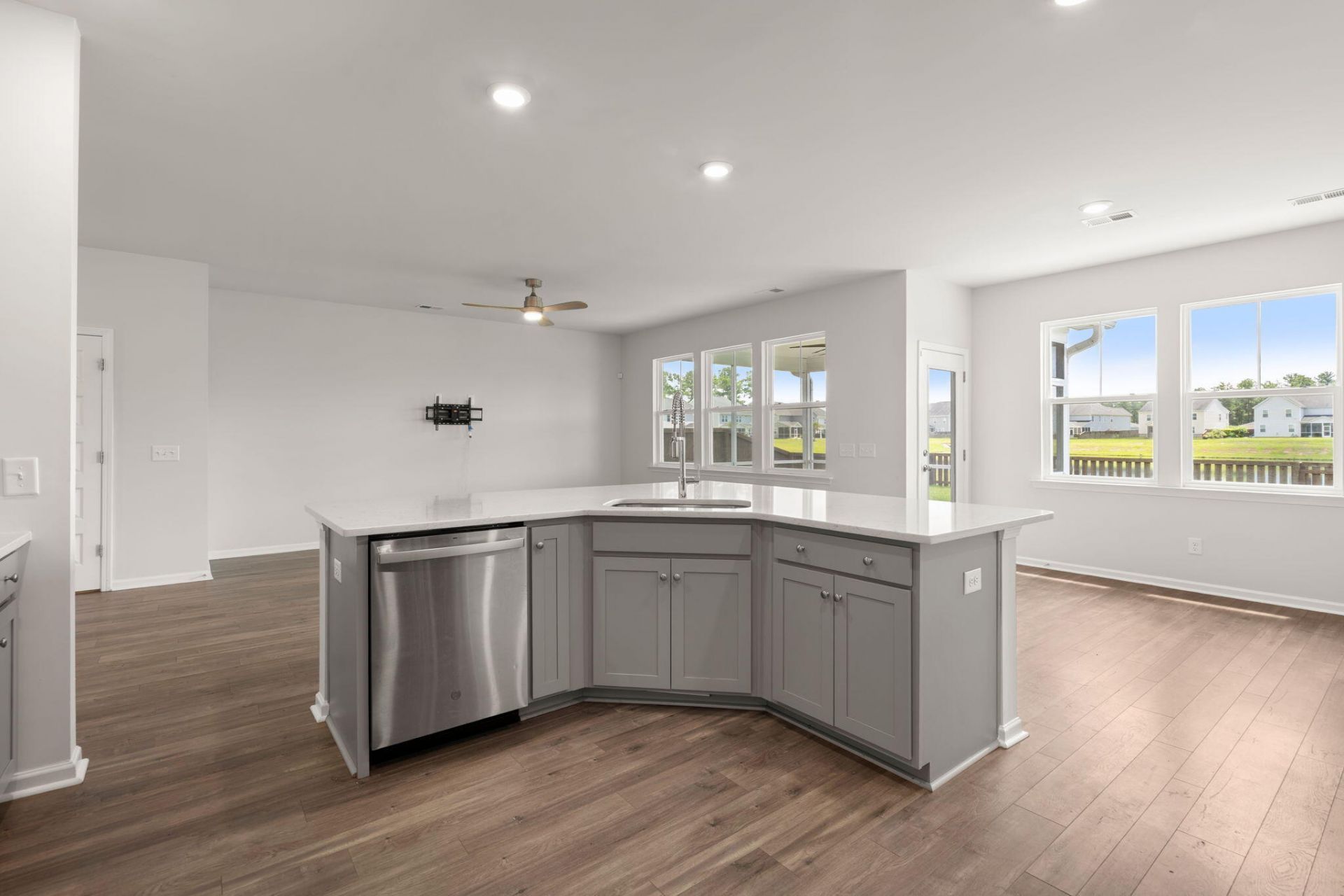 304 Firewheel Court Photo 18