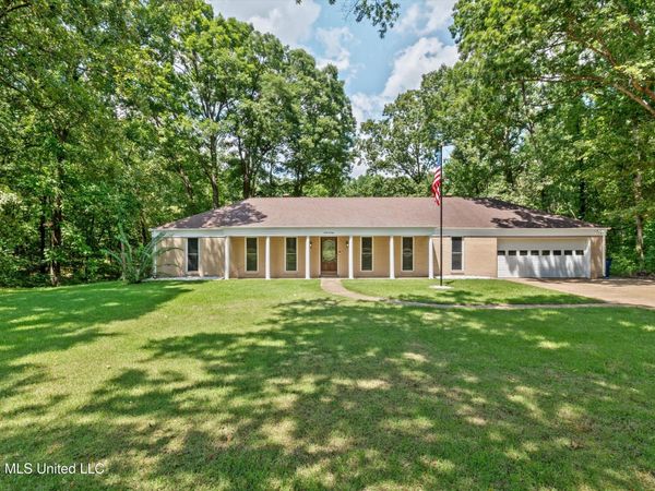 6090 Northwood Drive, Olive Branch, MS 38654