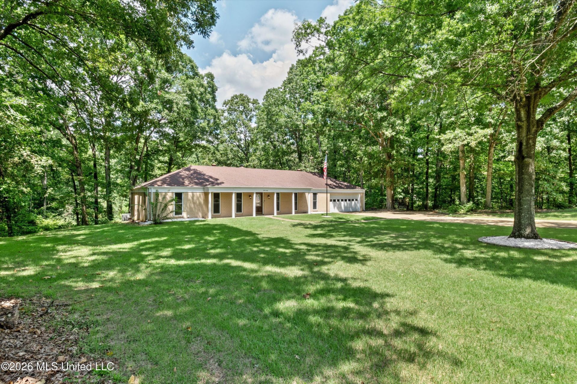 6090 Northwood Drive Olive Branch, MS 38654