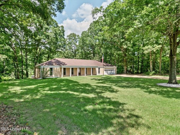 6090 Northwood Drive, Olive Branch, MS 38654