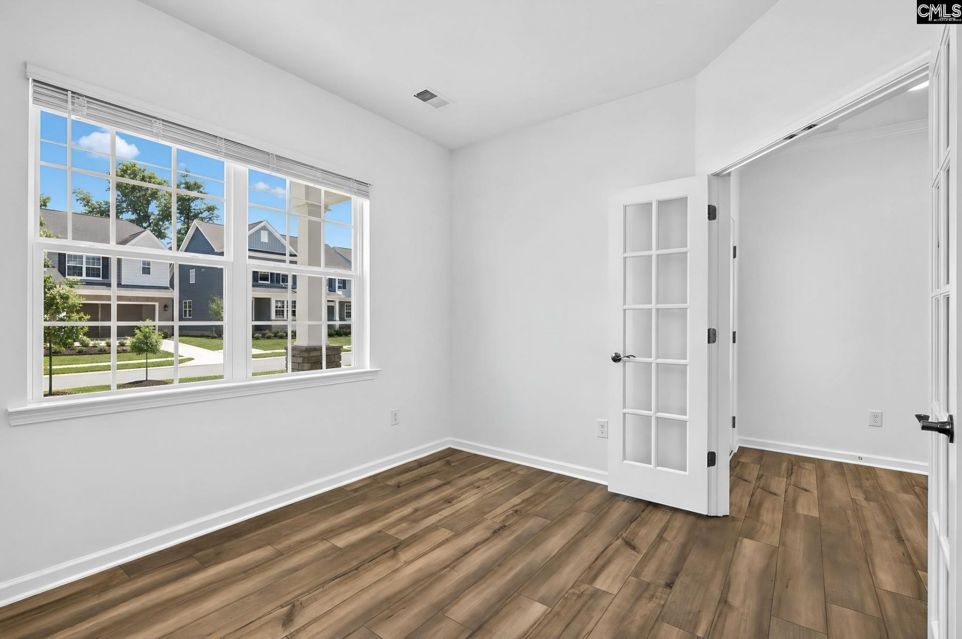 267 Foxglade Drive Photo 5
