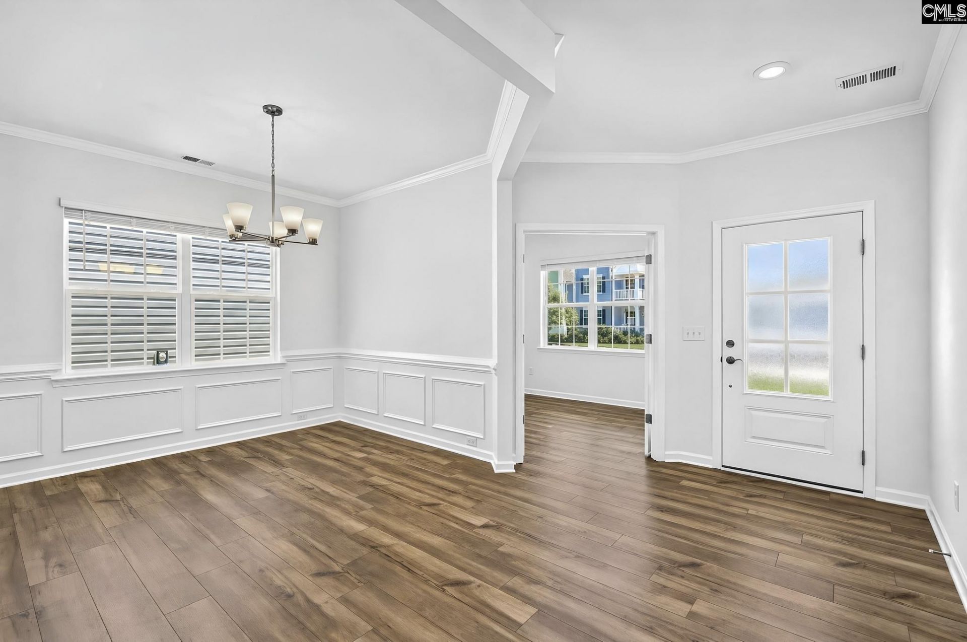 267 Foxglade Drive Photo 8