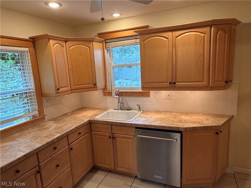 25770 Wolf Road, Bay Village, OH 44140 Photo 12