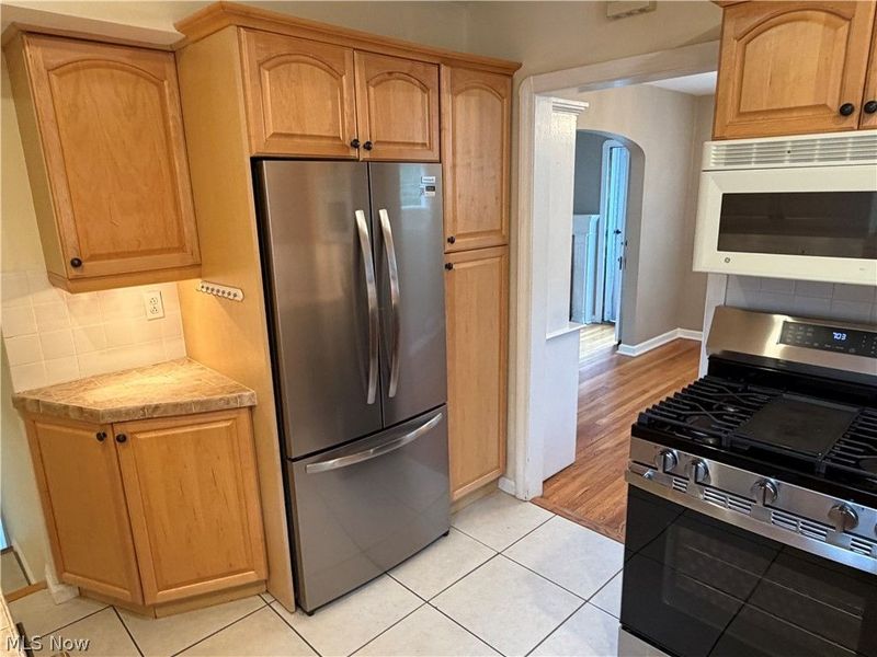 25770 Wolf Road, Bay Village, OH 44140 Photo 13